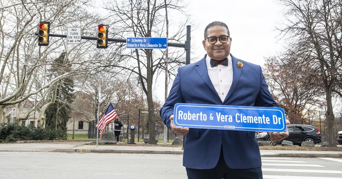 MLB legend Roberto Clemente's family visits Orlando mural; school renamed  in his honor – Orlando Sentinel