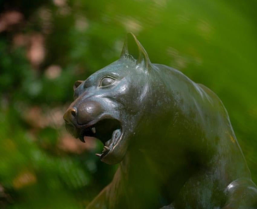 A panther statue.
