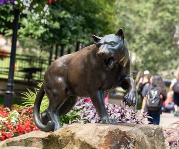 A panther statue